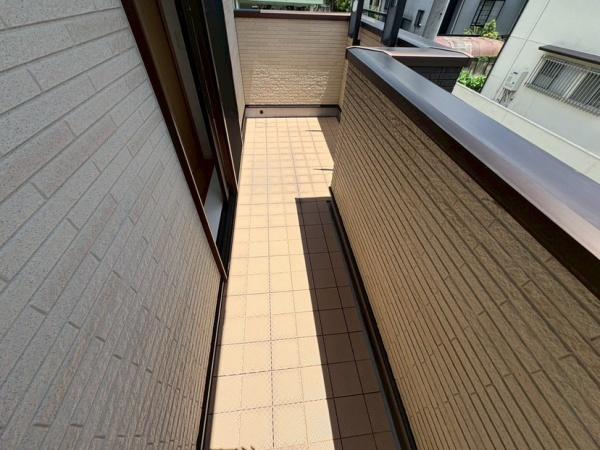 生駒市小明町の中古一戸建のバルコニー画像