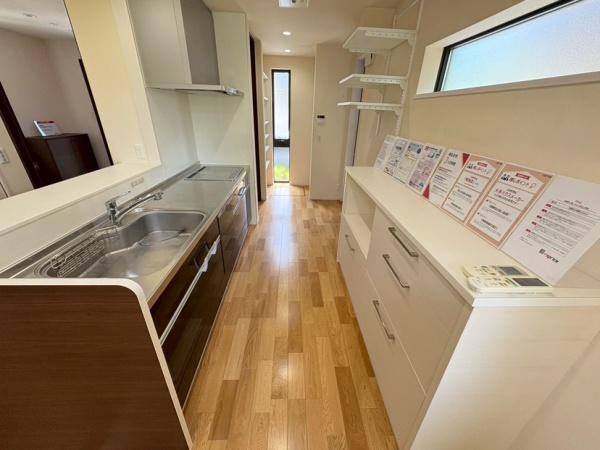 生駒市小明町の中古一戸建のキッチン画像