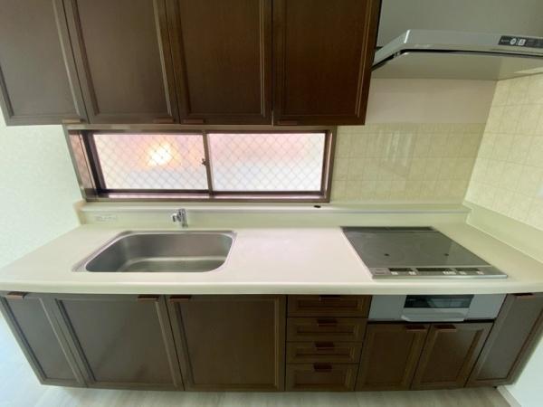 生駒市小明町の中古一戸建のキッチン画像