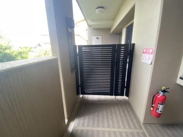 ダイアパレスあやめ池の玄関画像