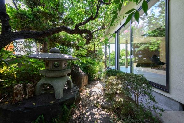 奈良市青垣台３丁目の中古一戸建の庭画像