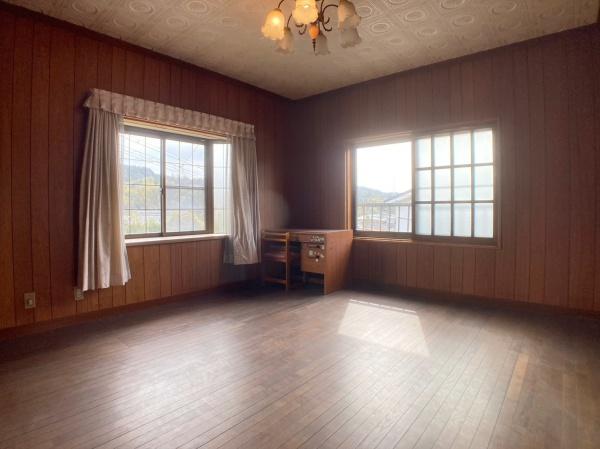 生駒市南田原町　中古一戸建の洋室画像