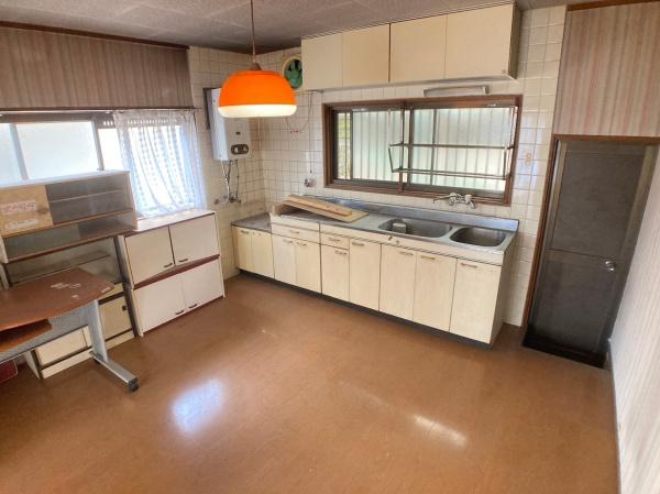 生駒市南田原町　中古一戸建のキッチン画像