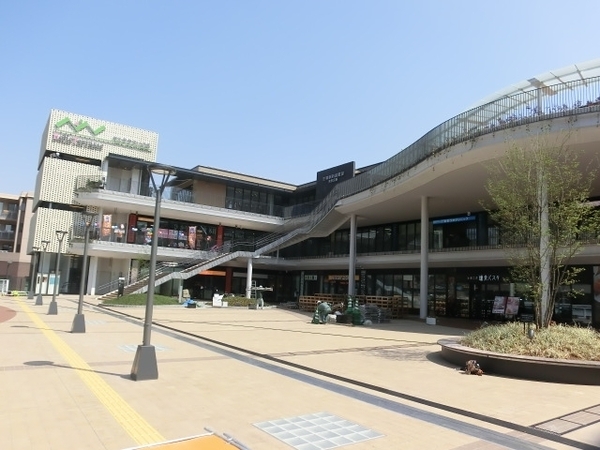 生駒市軽井沢町　売土地の飲食店画像