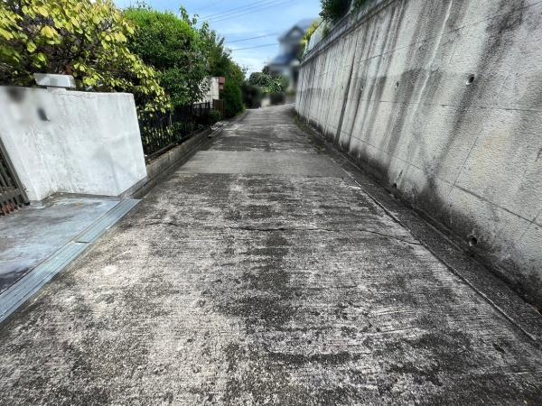生駒市軽井沢町　売土地の前面道路含む現地写真画像
