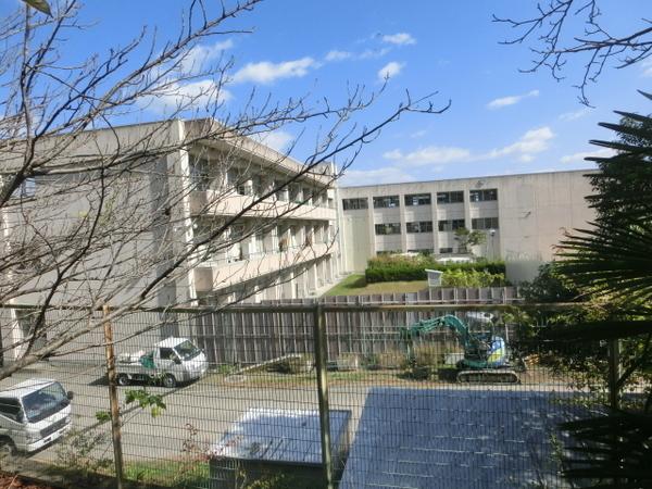 生駒市あすか野北２丁目の中古一戸建の小学校画像