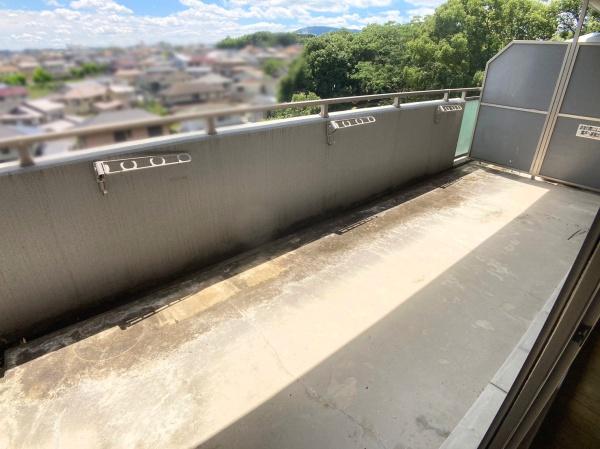 アコール学園前のバルコニー画像