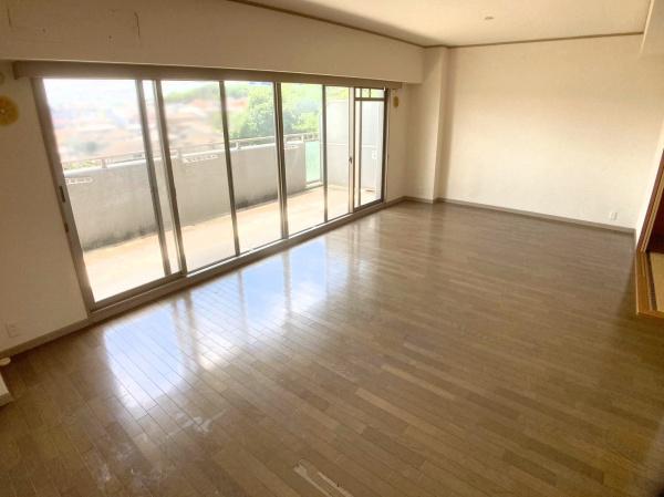 アコール学園前のリビング画像