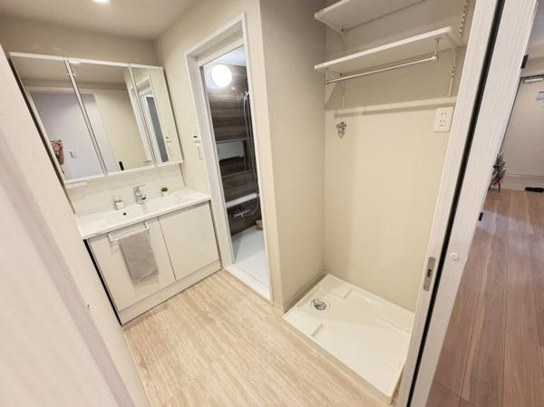 ヴェルナール富雄2番館の洗面台・洗面所画像