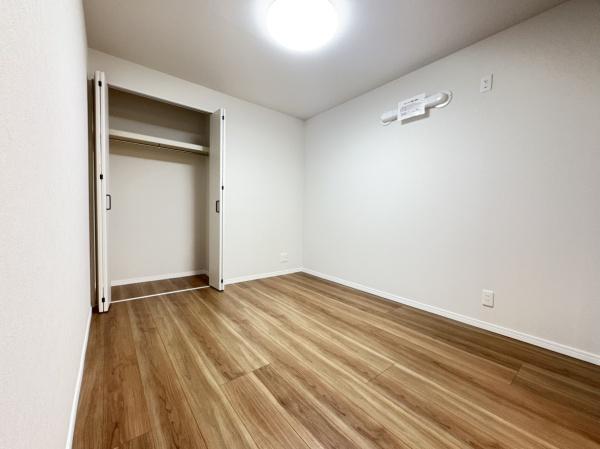 ヴェルナール富雄2番館の洋室画像