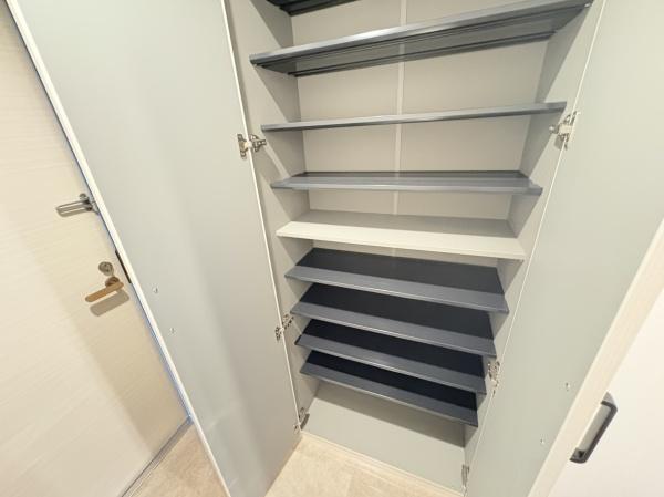 ヴェルナール富雄2番館の収納画像