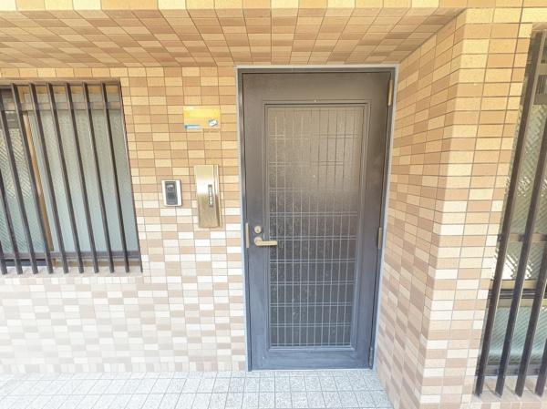 ヴェルナール富雄2番館の玄関画像