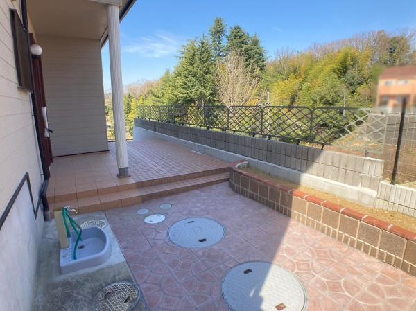 奈良市富雄北3丁目　中古一戸建の玄関画像