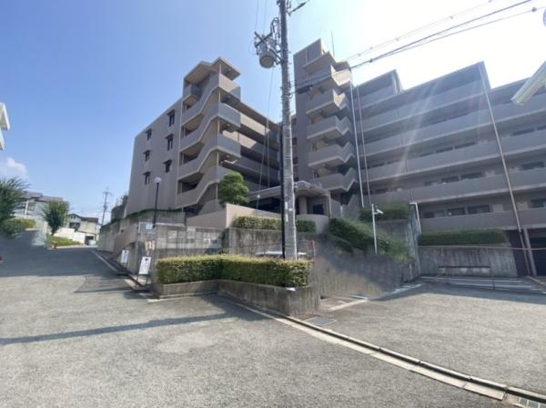 ステイツ富雄の駐車場画像