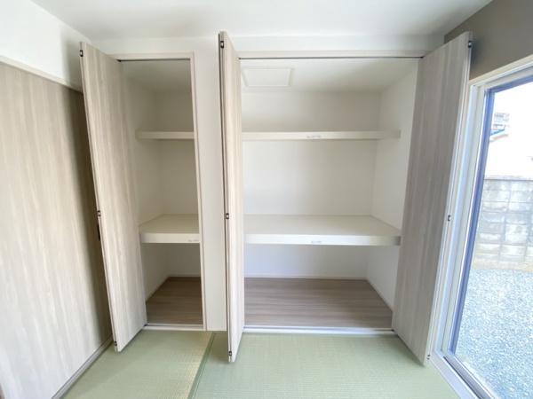 生駒市俵口町の新築一戸建の収納画像