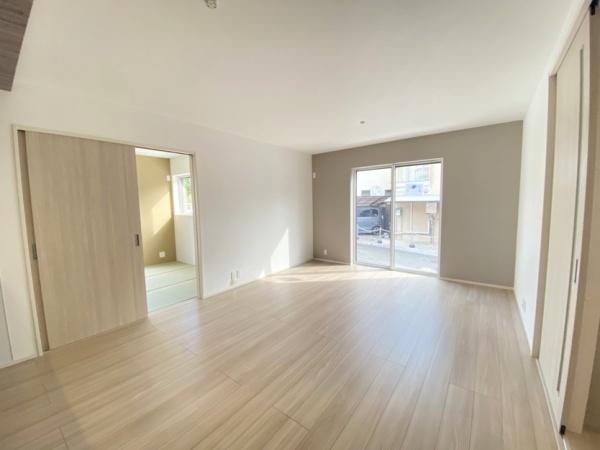 生駒市俵口町の新築一戸建のリビング画像