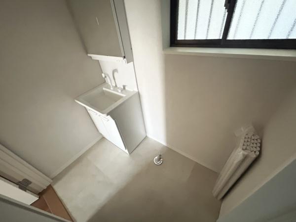 奈良市富雄元町１丁目の中古一戸建の洗面台・洗面所画像