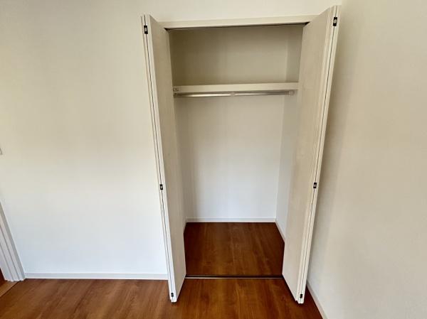 奈良市富雄元町１丁目の中古一戸建の収納画像