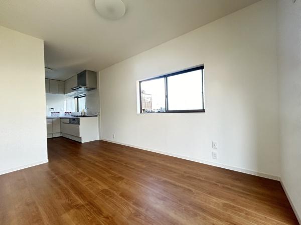 奈良市富雄元町１丁目の中古一戸建のリビング画像