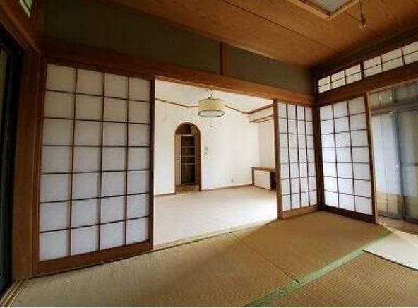 生駒市あすか野北3丁目中古一戸建の和室画像