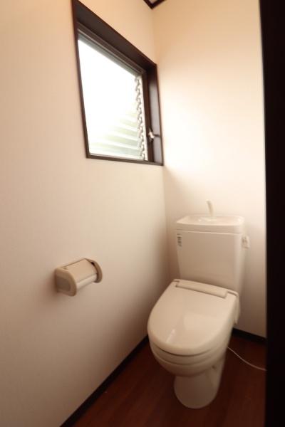 奈良市帝塚山1丁目の中古一戸建のトイレ画像