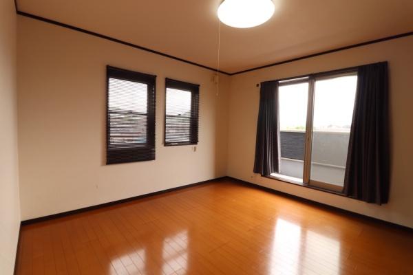 奈良市帝塚山1丁目の中古一戸建の洋室画像