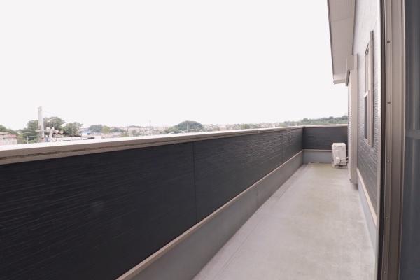 奈良市帝塚山1丁目の中古一戸建のバルコニー画像