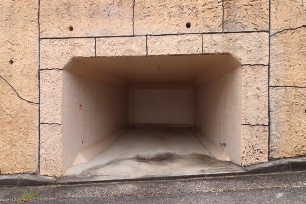 奈良市帝塚山1丁目の中古一戸建の駐車場画像