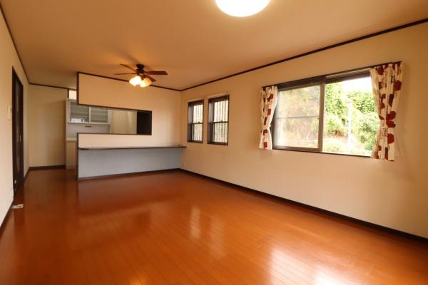 奈良市帝塚山1丁目の中古一戸建のリビング画像