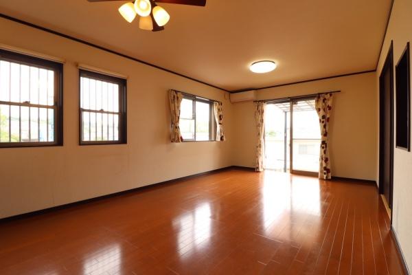 奈良市帝塚山1丁目の中古一戸建のリビング画像