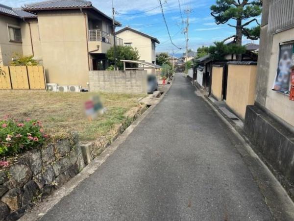 斑鳩町法隆寺西1丁目　売土地の前面道路含む現地写真画像