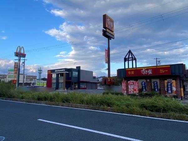 生駒市有里町の新築一戸建の飲食店画像