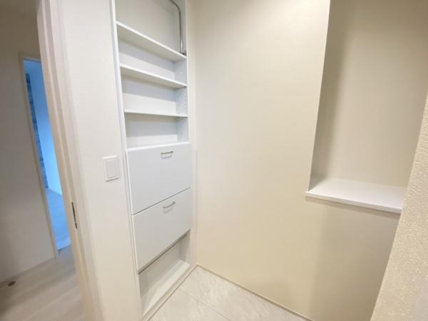 生駒市有里町の新築一戸建の洗面台・洗面所画像