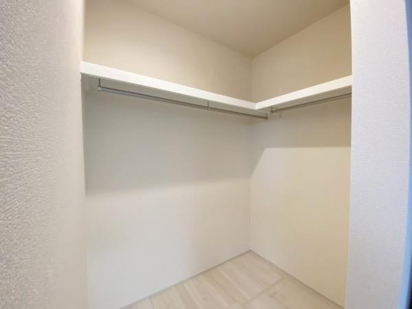 生駒市有里町の新築一戸建の収納画像