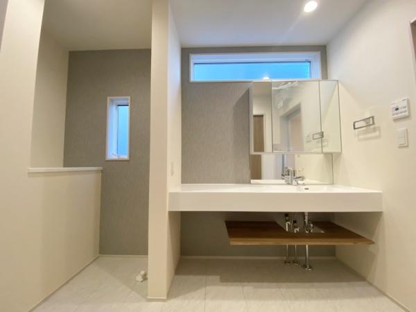 生駒市有里町の新築一戸建の洗面台・洗面所画像