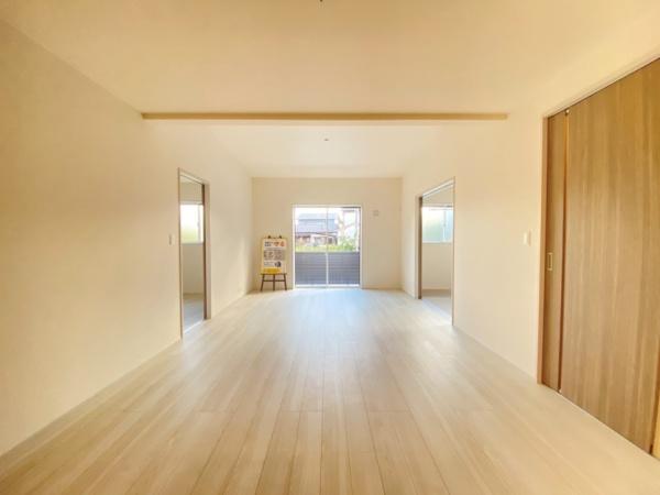 生駒市有里町の新築一戸建のリビング画像