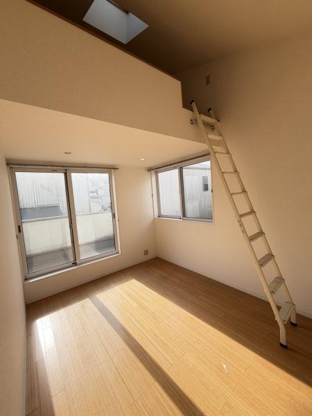 奈良市中町　中古戸建の洋室画像