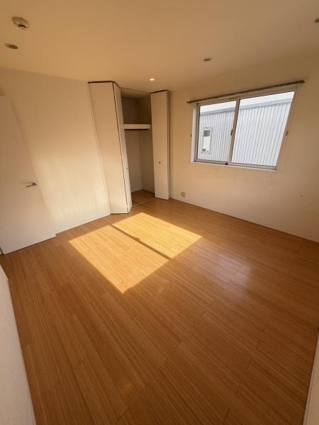 奈良市中町　中古戸建の洋室画像