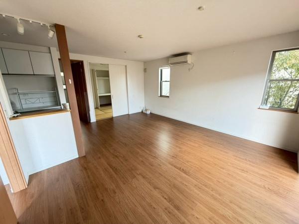 三郷町勢野北 中古戸建のリビング画像