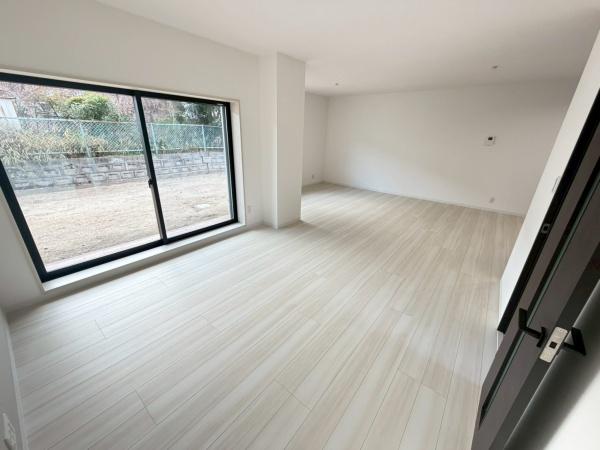 生駒西旭ケ丘　中古一戸建てのリビング画像