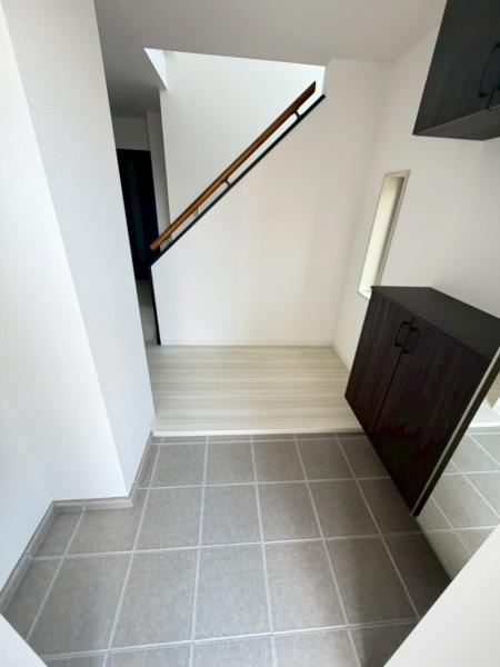 生駒西旭ケ丘　中古一戸建ての玄関画像