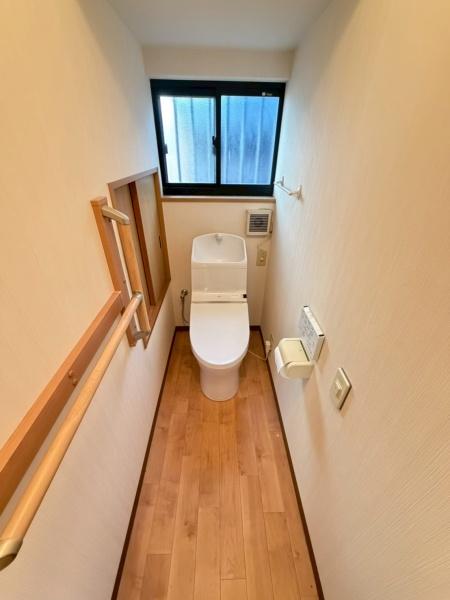 生駒市真弓３丁目の中古一戸建のトイレ画像