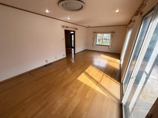 生駒市真弓３丁目の中古一戸建のリビング画像