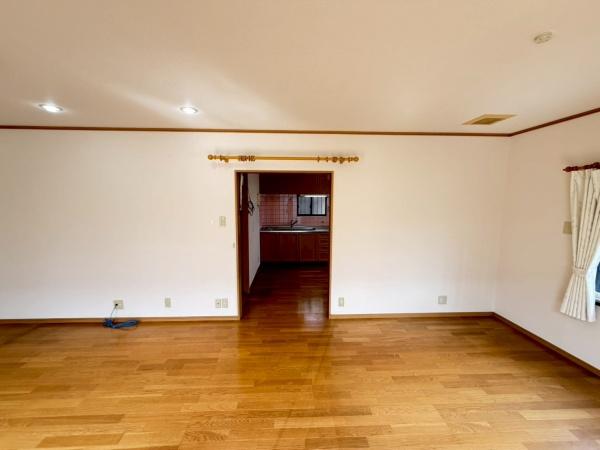 生駒市真弓３丁目の中古一戸建のリビング画像