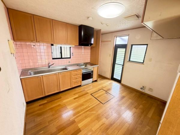 生駒市真弓３丁目の中古一戸建のキッチン画像