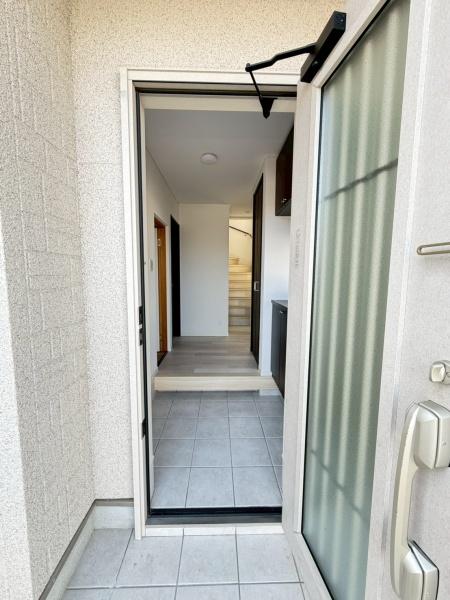 生駒郡斑鳩町龍田南５丁目の玄関画像