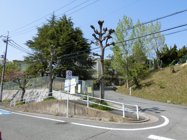 ローレルスクエア登美ヶ丘18番館の小学校画像