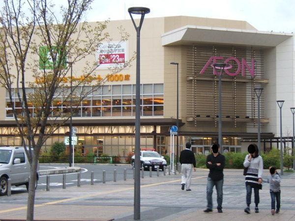 ローレルスクエア登美ヶ丘18番館のショッピング施設画像