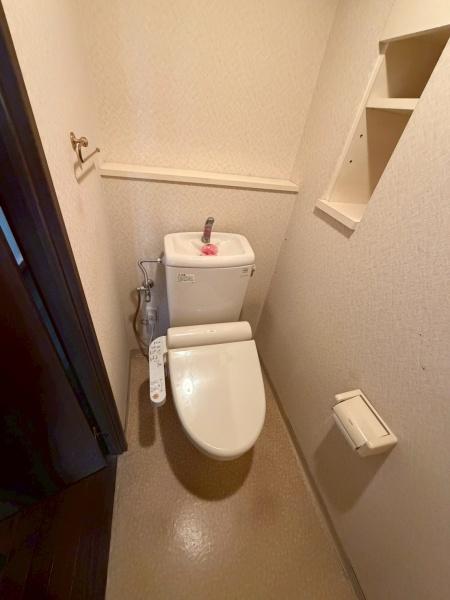 ローレルスクエア登美ヶ丘18番館のトイレ画像