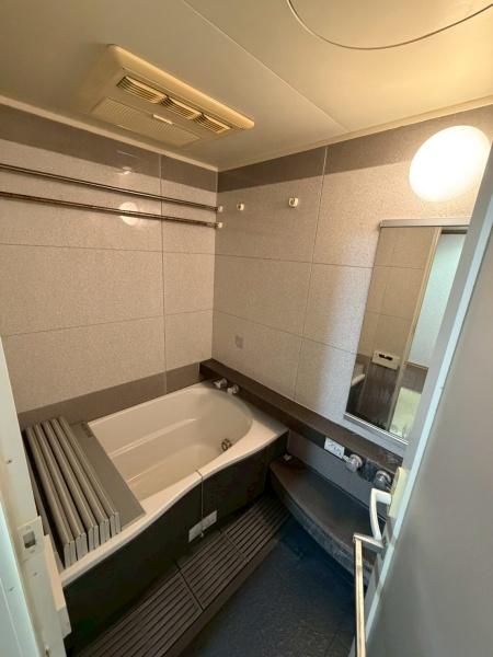 ローレルスクエア登美ヶ丘18番館のバス画像